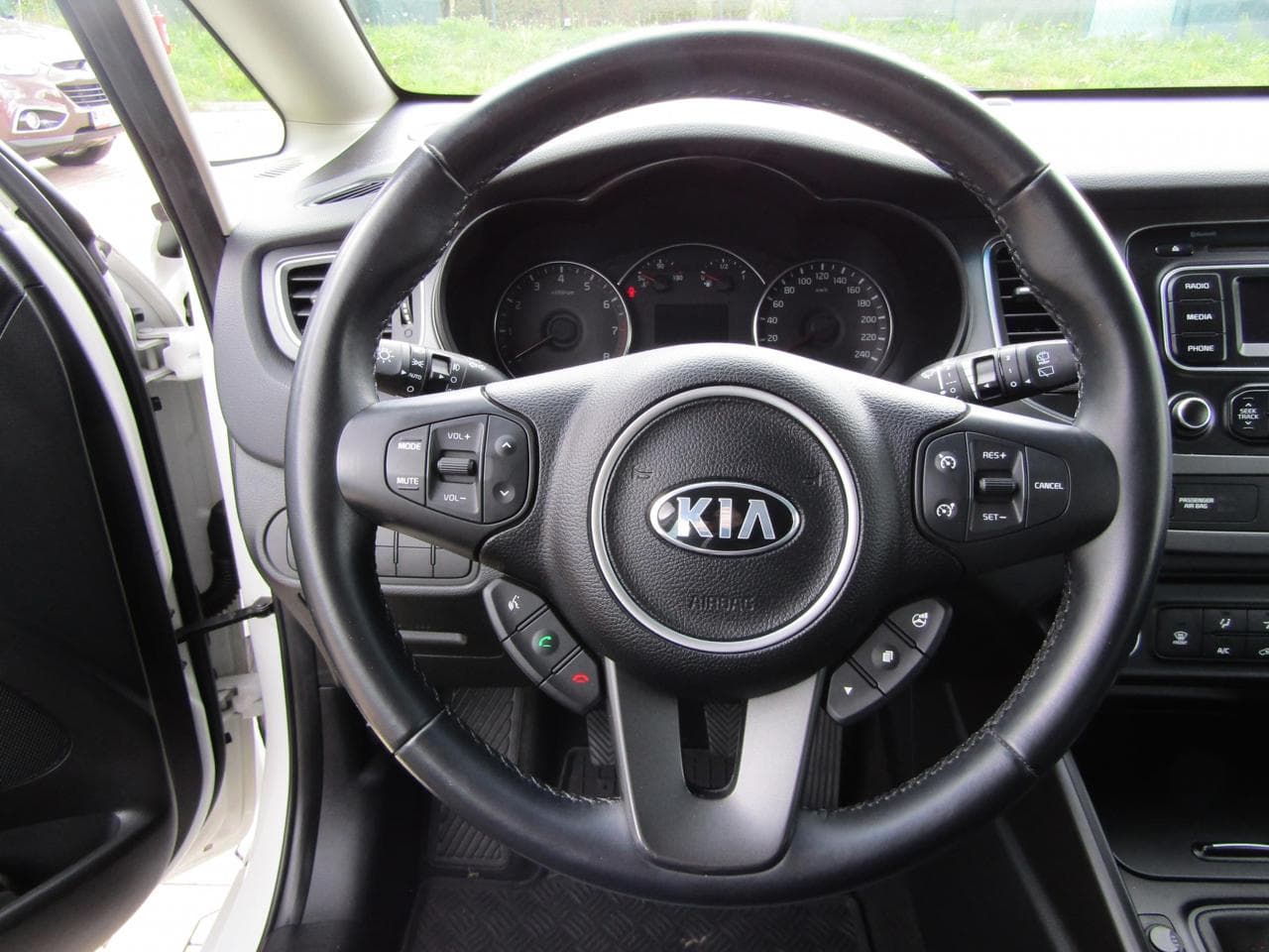 2017 Kia CARENS - 13