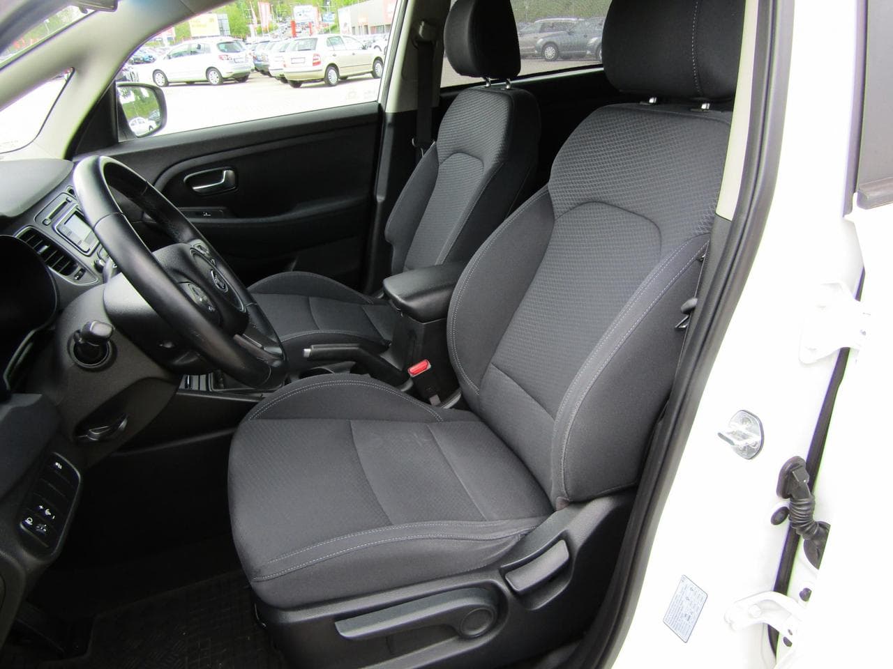 2017 Kia CARENS - 9