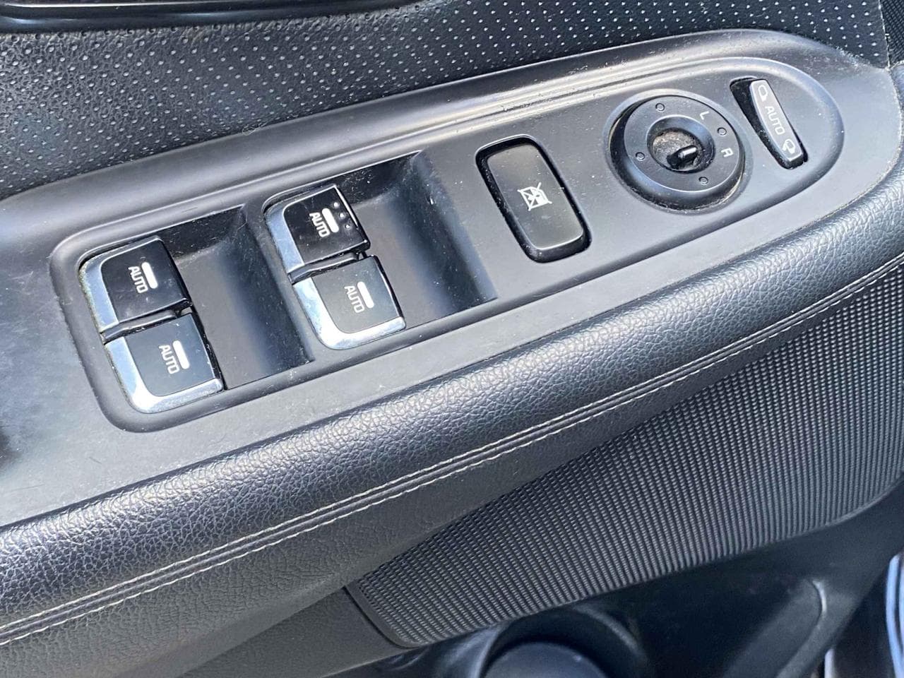 2016 Kia CARENS - 11
