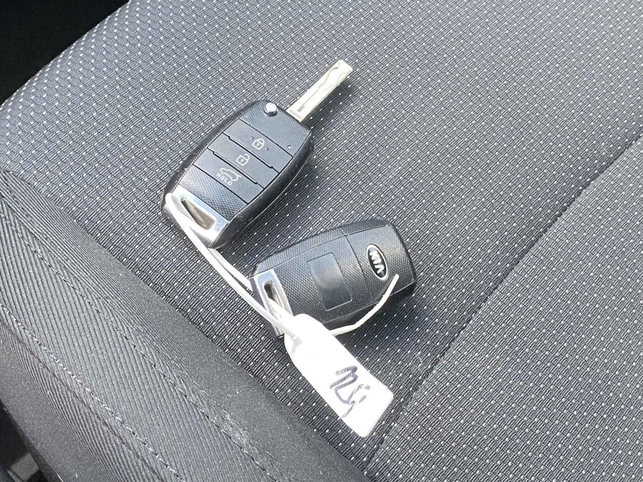2016 Kia CARENS - 17