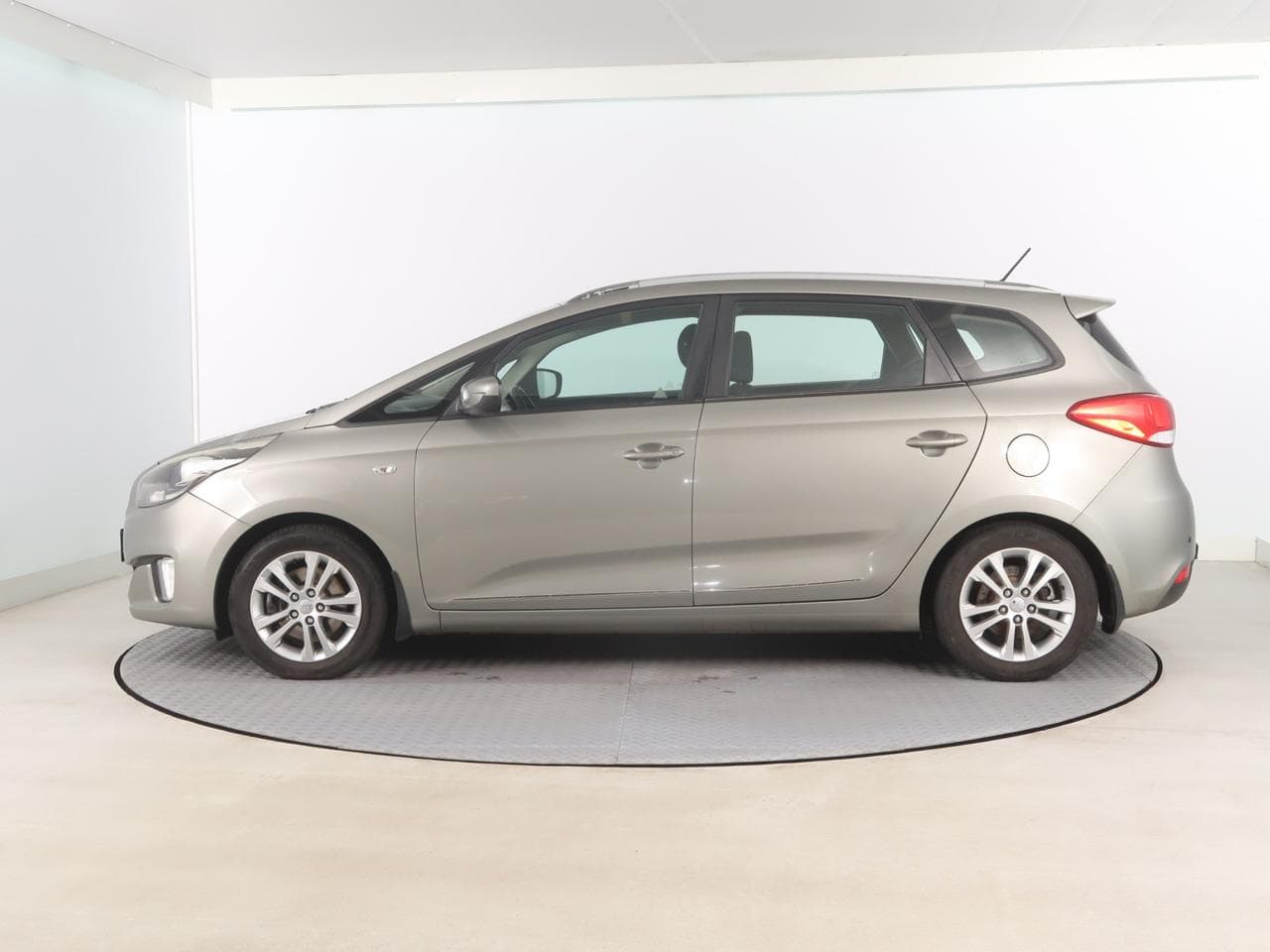 2013 Kia CARENS - 4