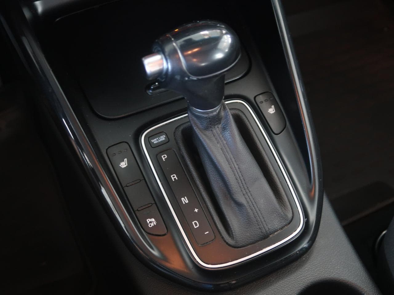 2015 Kia CARENS - 19