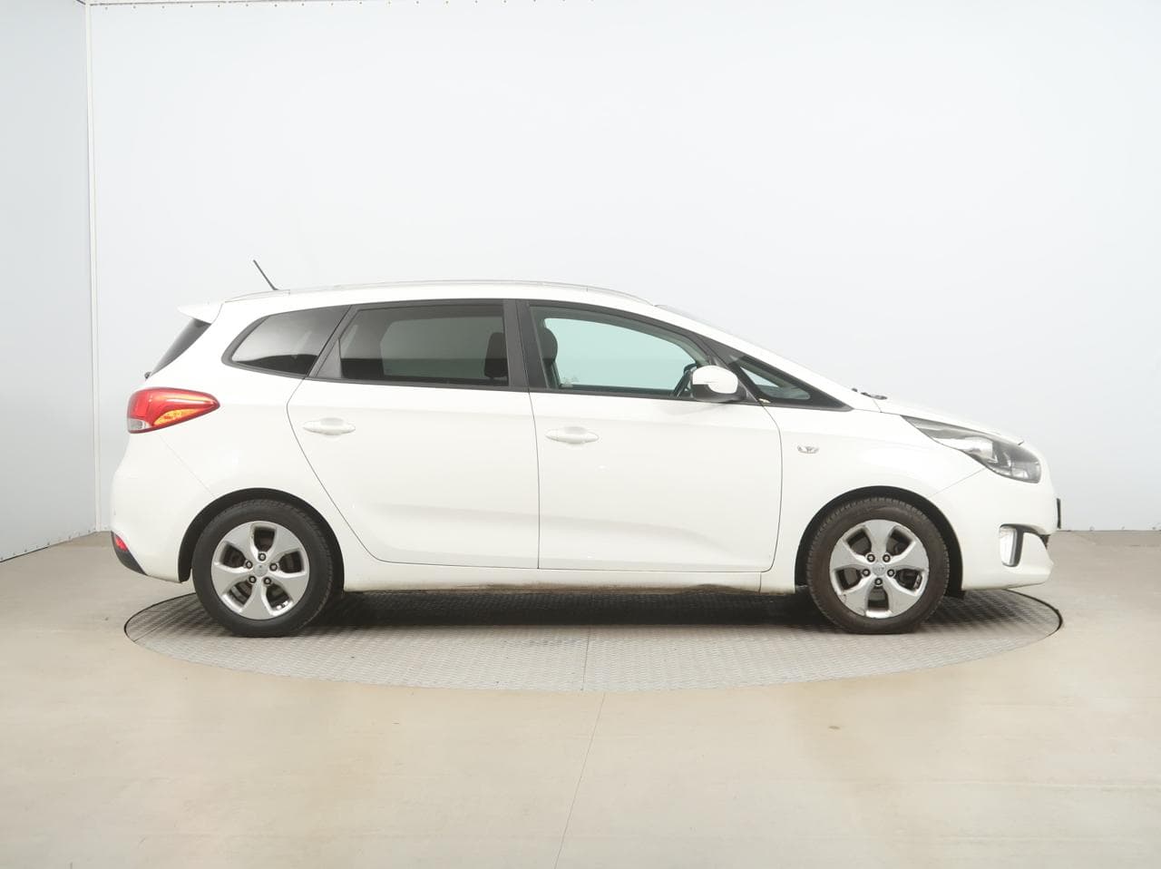2015 Kia CARENS - 8