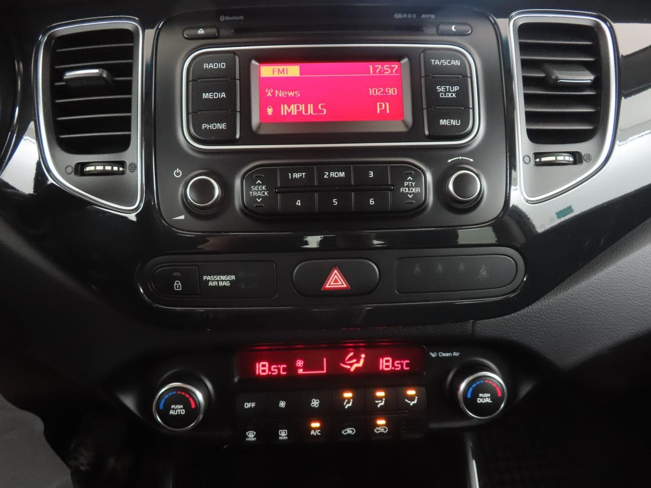 2014 Kia CARENS - 18