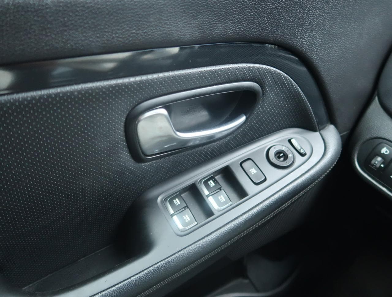 2015 Kia CARENS - 29