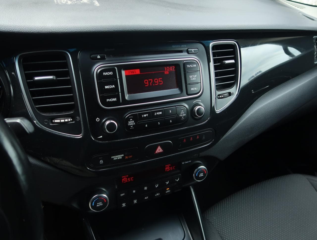 2015 Kia CARENS - 25