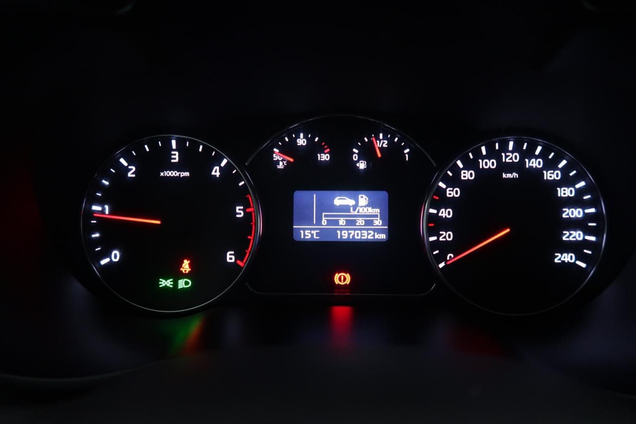 2016 Kia CARENS - 17