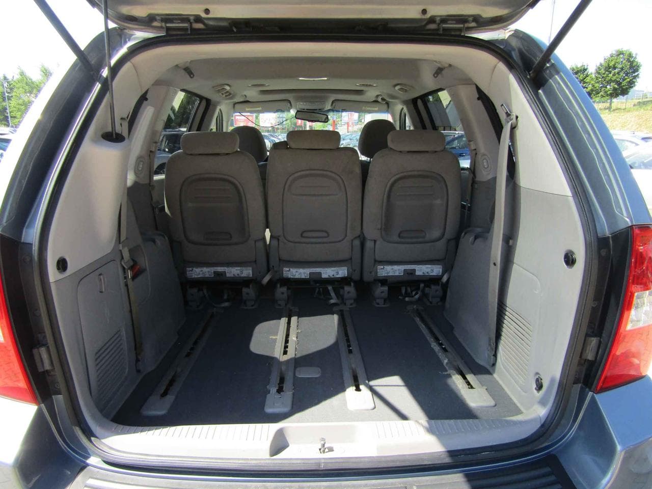 2008 Kia CARNIVAL - 8