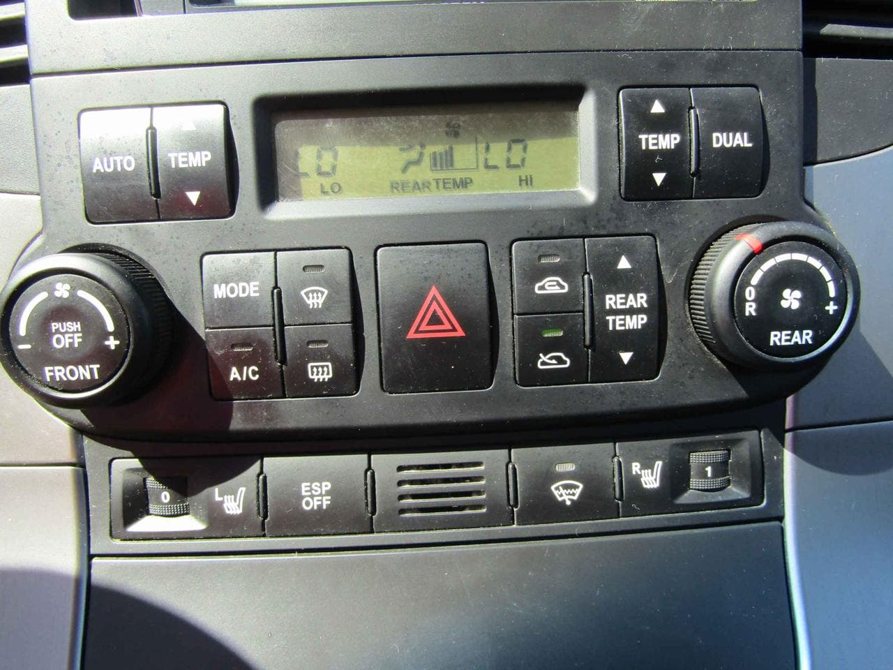 2008 Kia CARNIVAL - 27