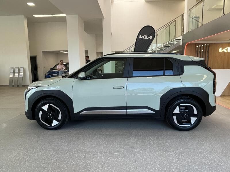 2025 Kia EV3 - 8