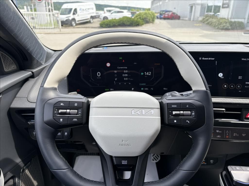 2025 Kia EV6 - 12