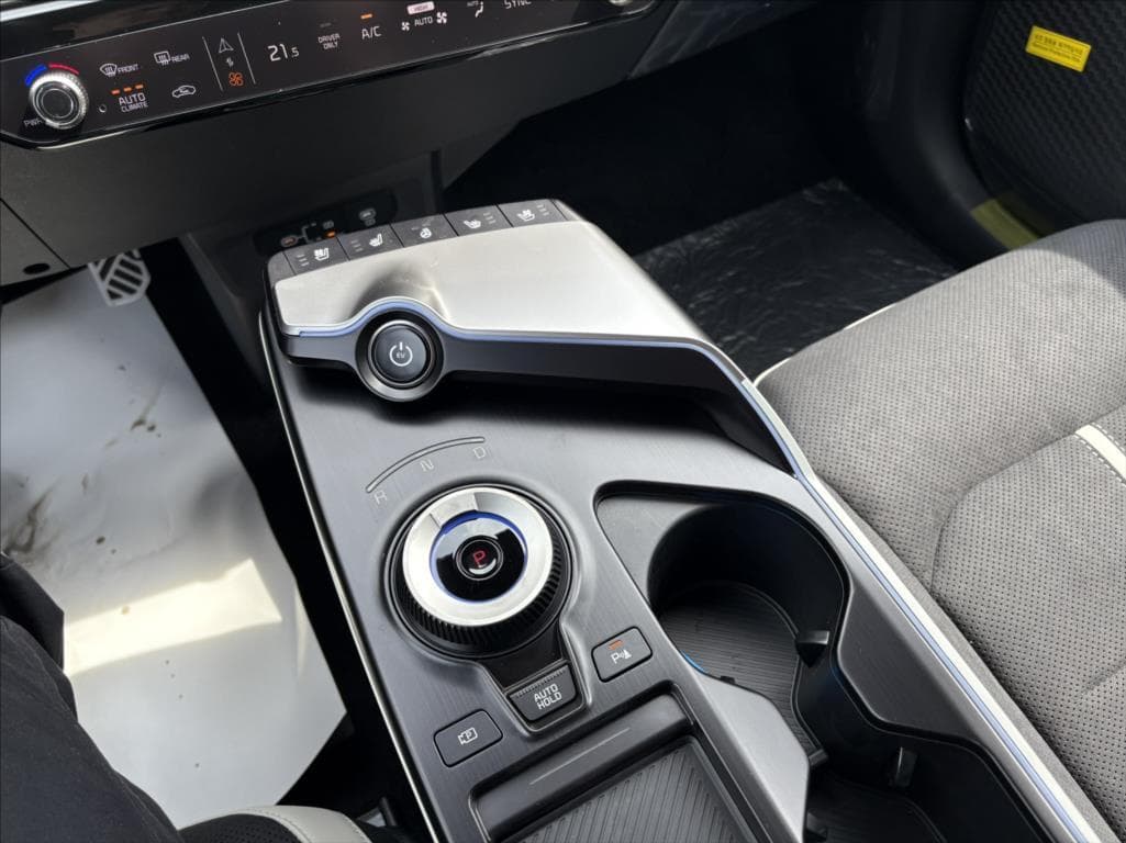 2025 Kia EV6 - 15