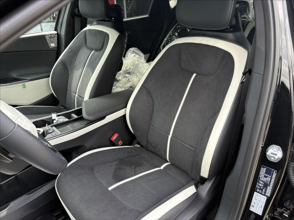 2025 Kia EV6 - 11