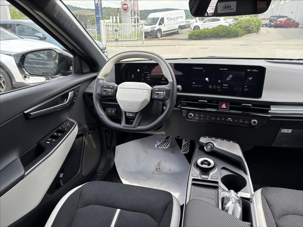 2025 Kia EV6 - 10