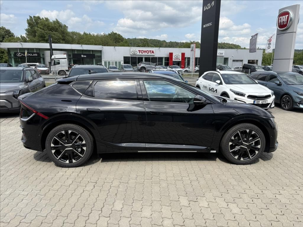 2025 Kia EV6 - 8