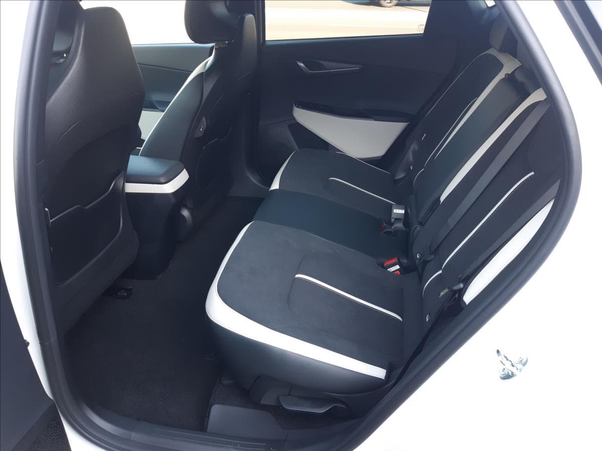 2025 Kia EV6 - 9