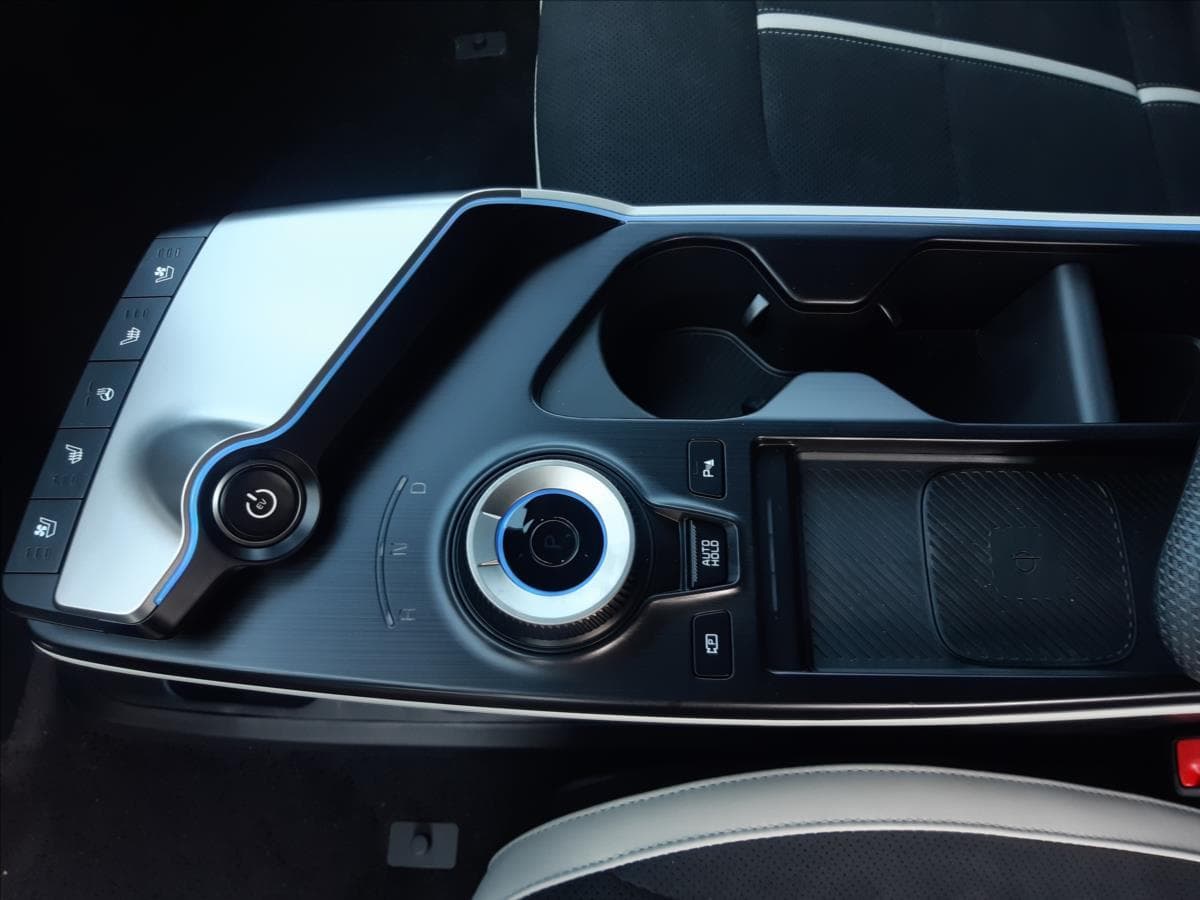 2025 Kia EV6 - 12