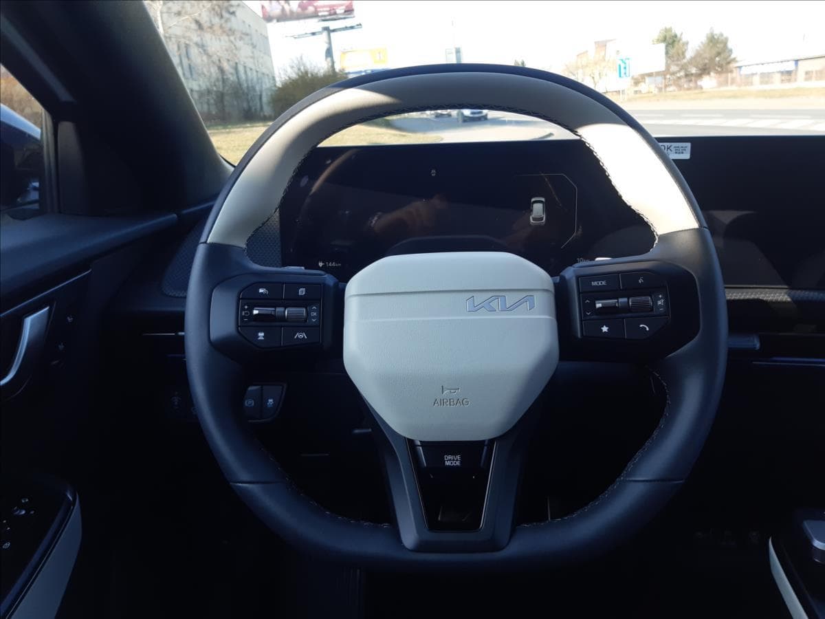2025 Kia EV6 - 14