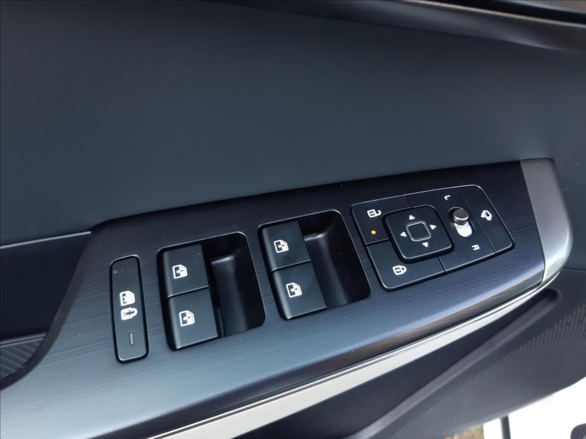 2025 Kia EV6 - 15