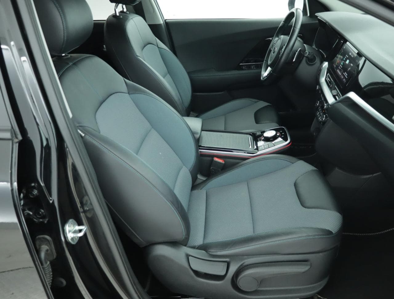 2021 Kia NIRO - 28