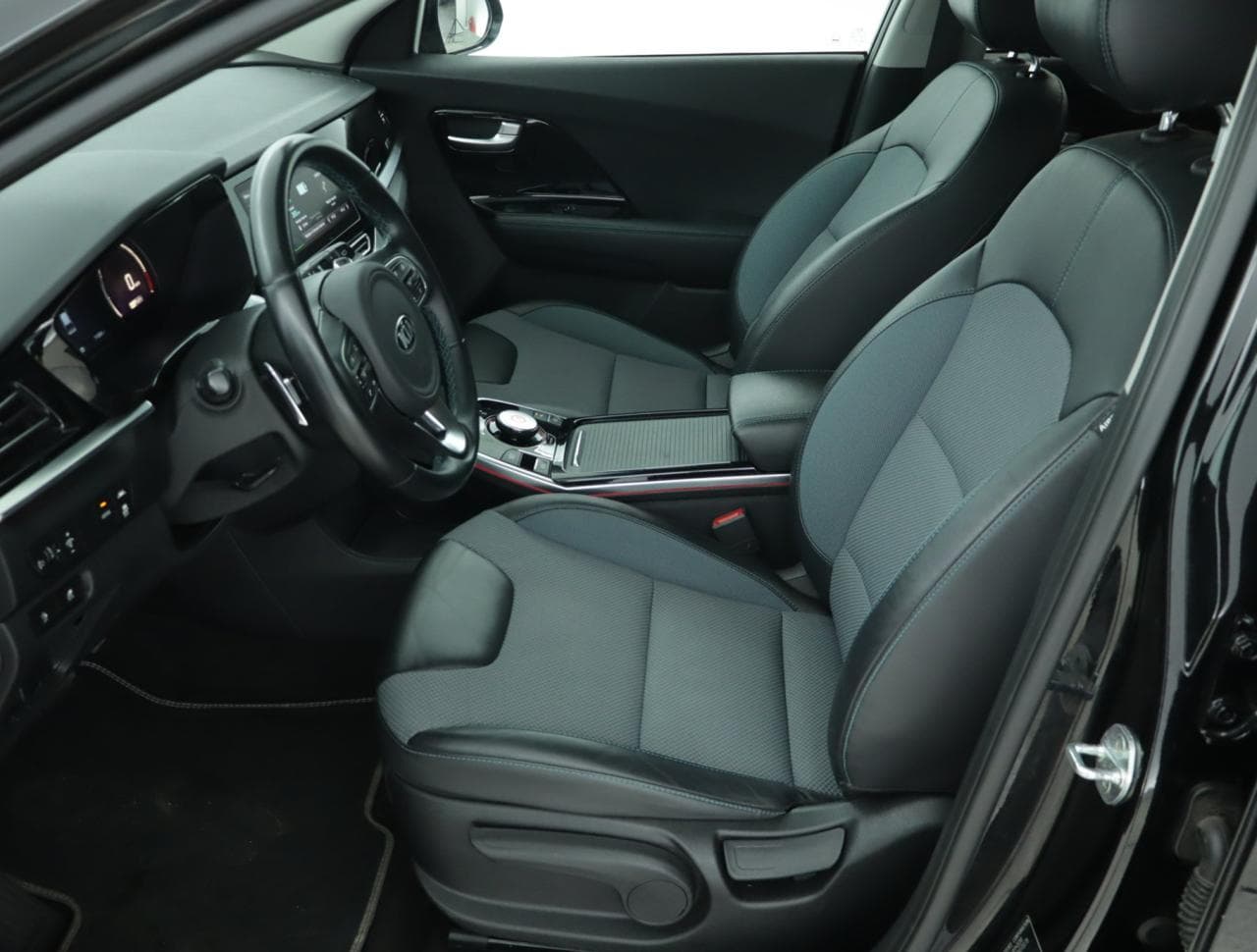 2021 Kia NIRO - 36