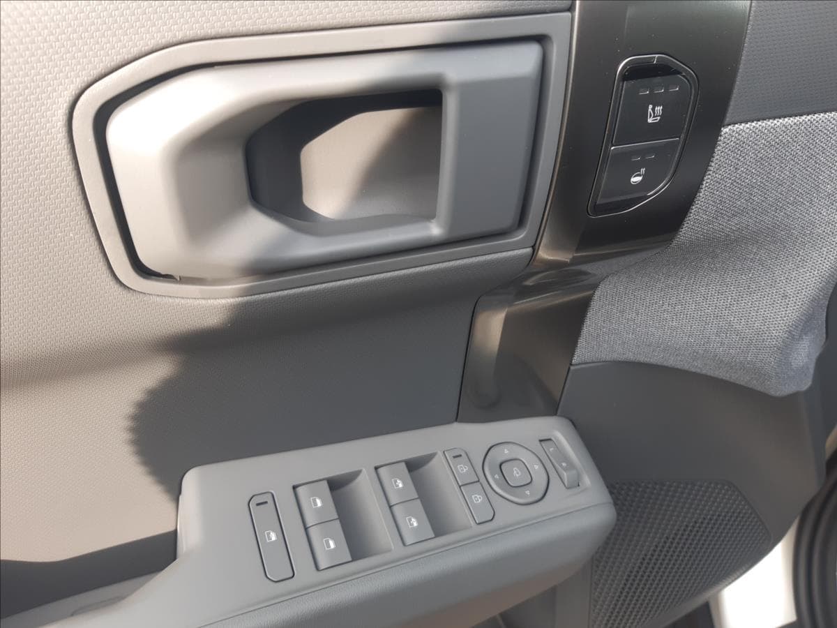 2025 Kia EV3 - 15