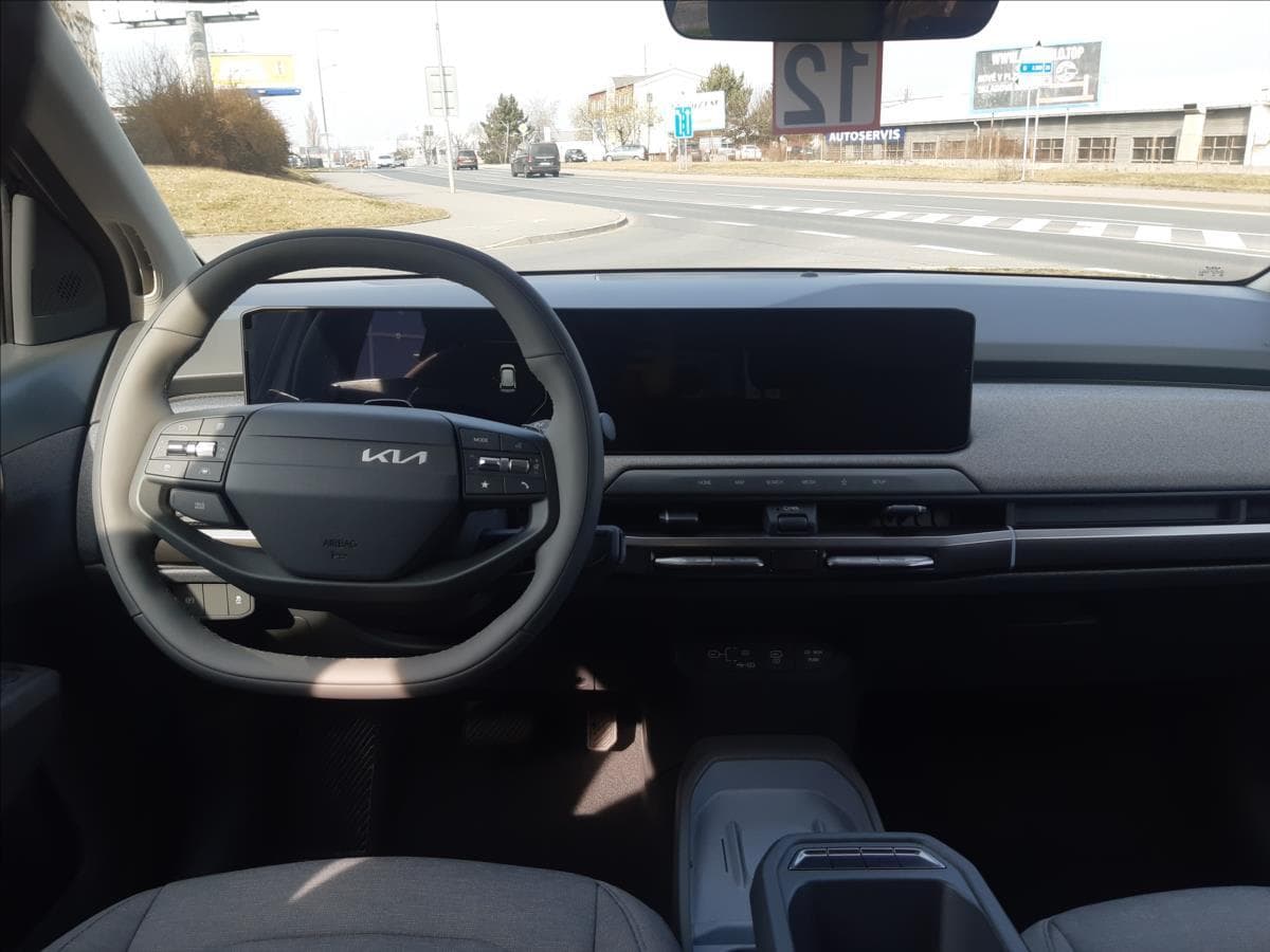 2025 Kia EV3 - 10