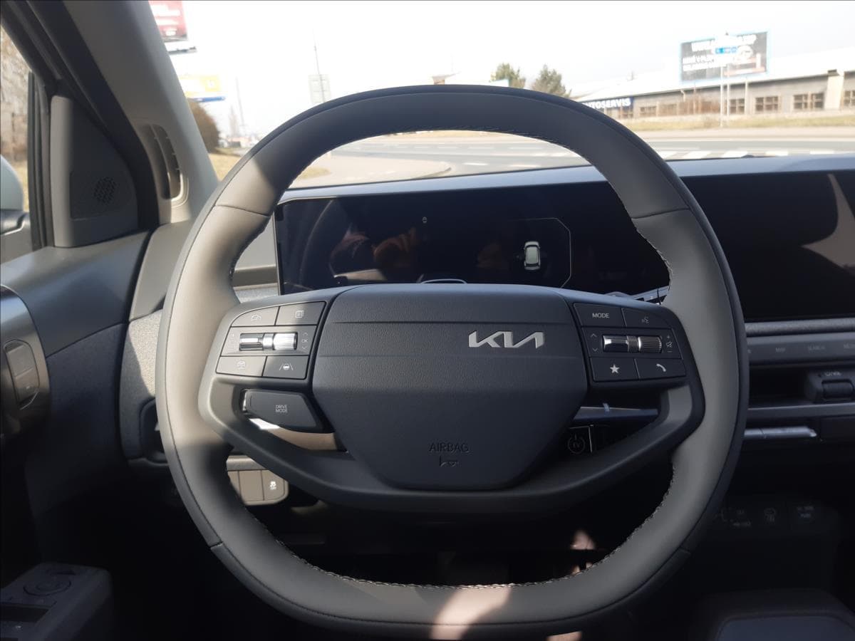 2025 Kia EV3 - 14
