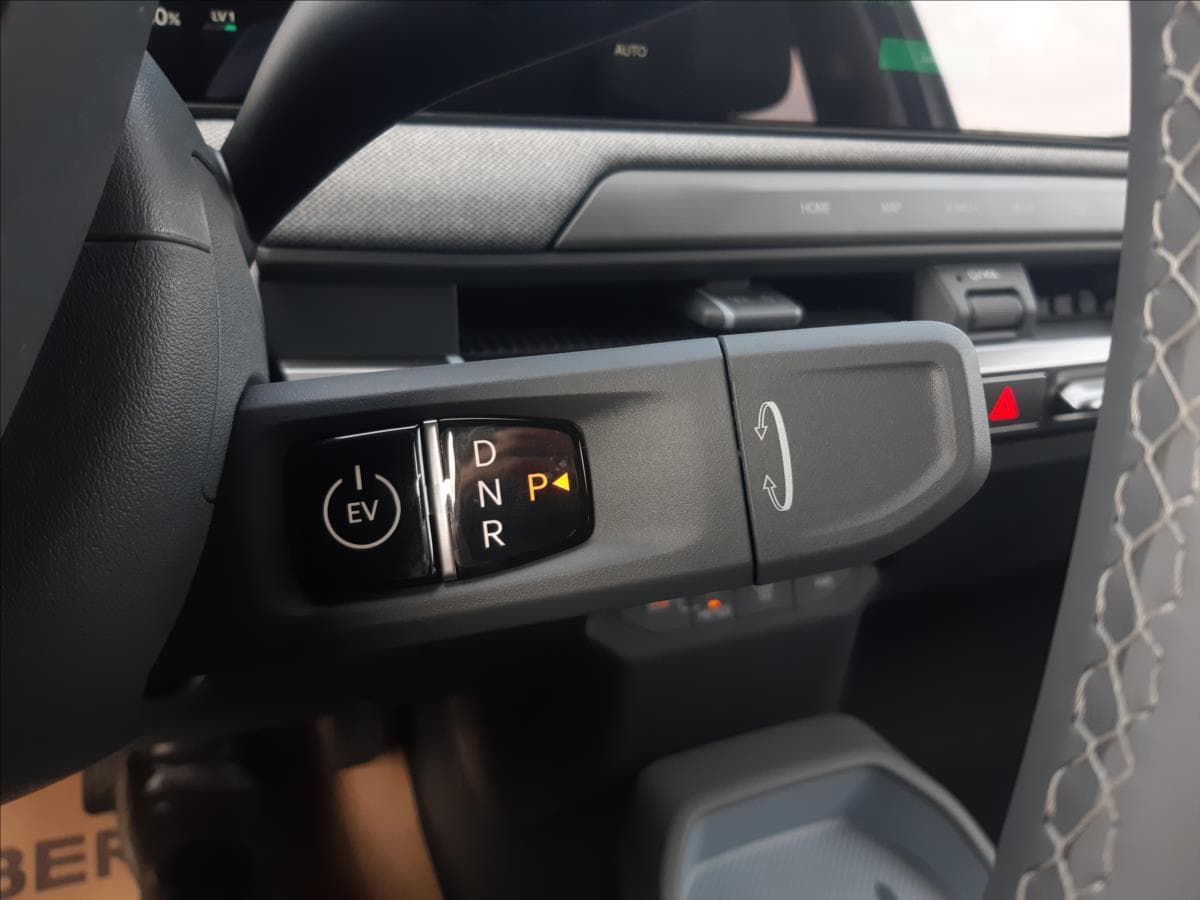 2025 Kia EV3 - 17