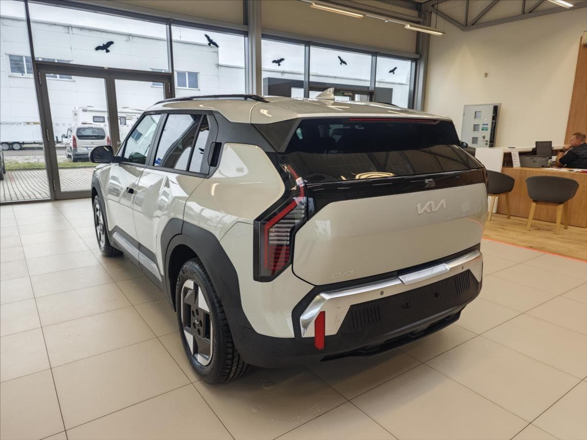 2025 Kia EV3 - 3