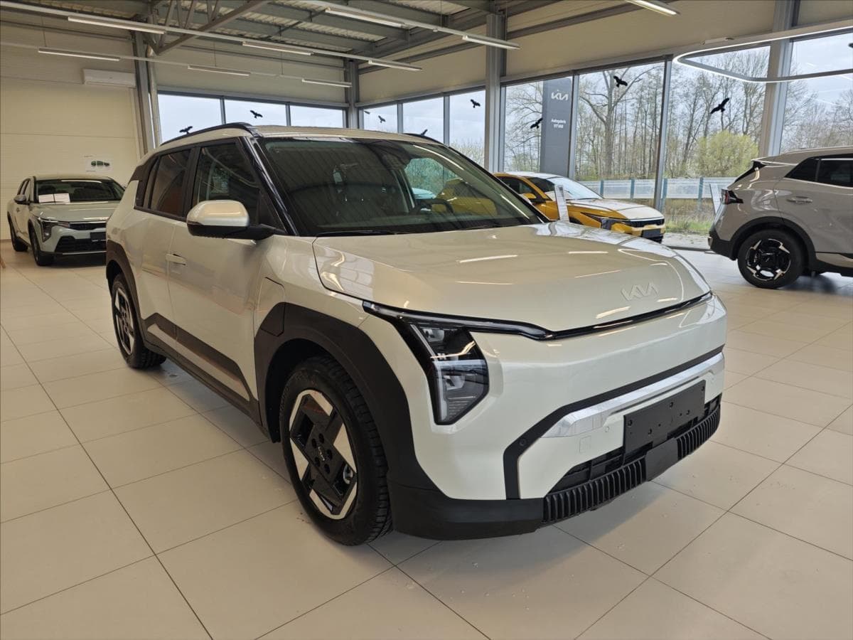 2025 Kia EV3 - 7