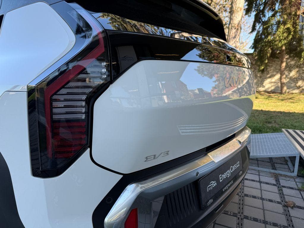2025 Kia EV3 - 10