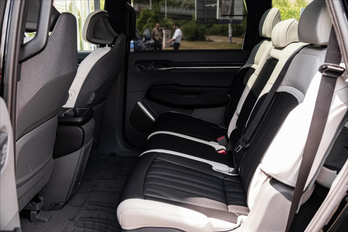 2026 Kia EV9 - 35
