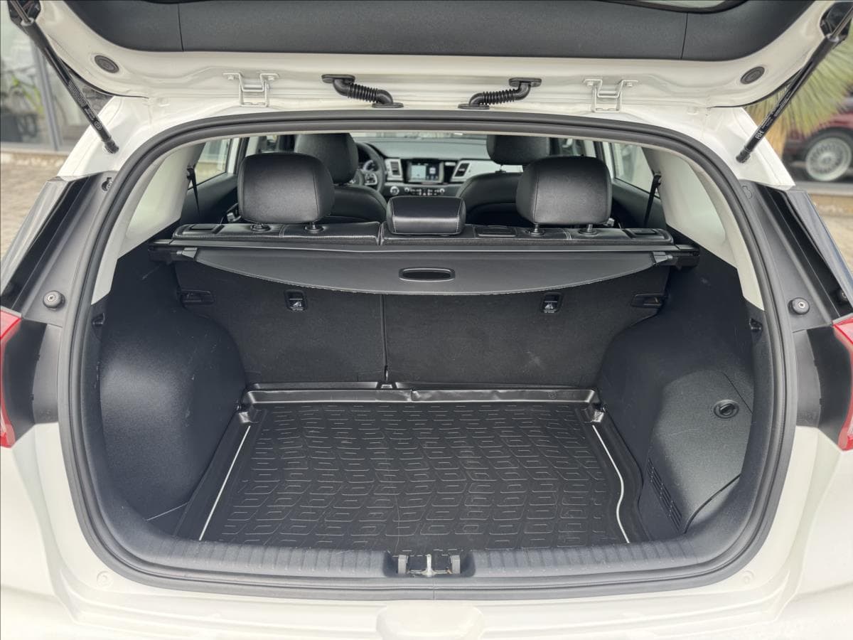 2017 Kia NIRO - 13