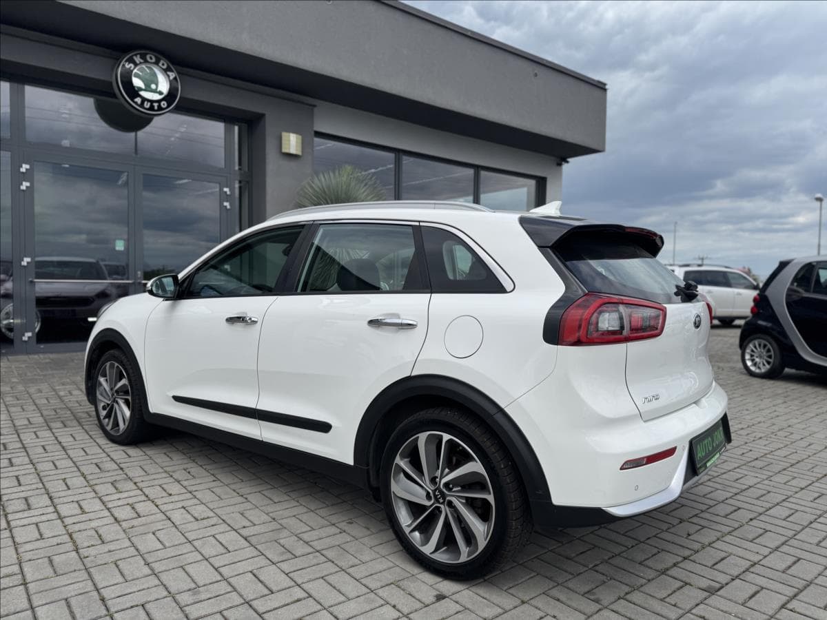 2017 Kia NIRO - 8