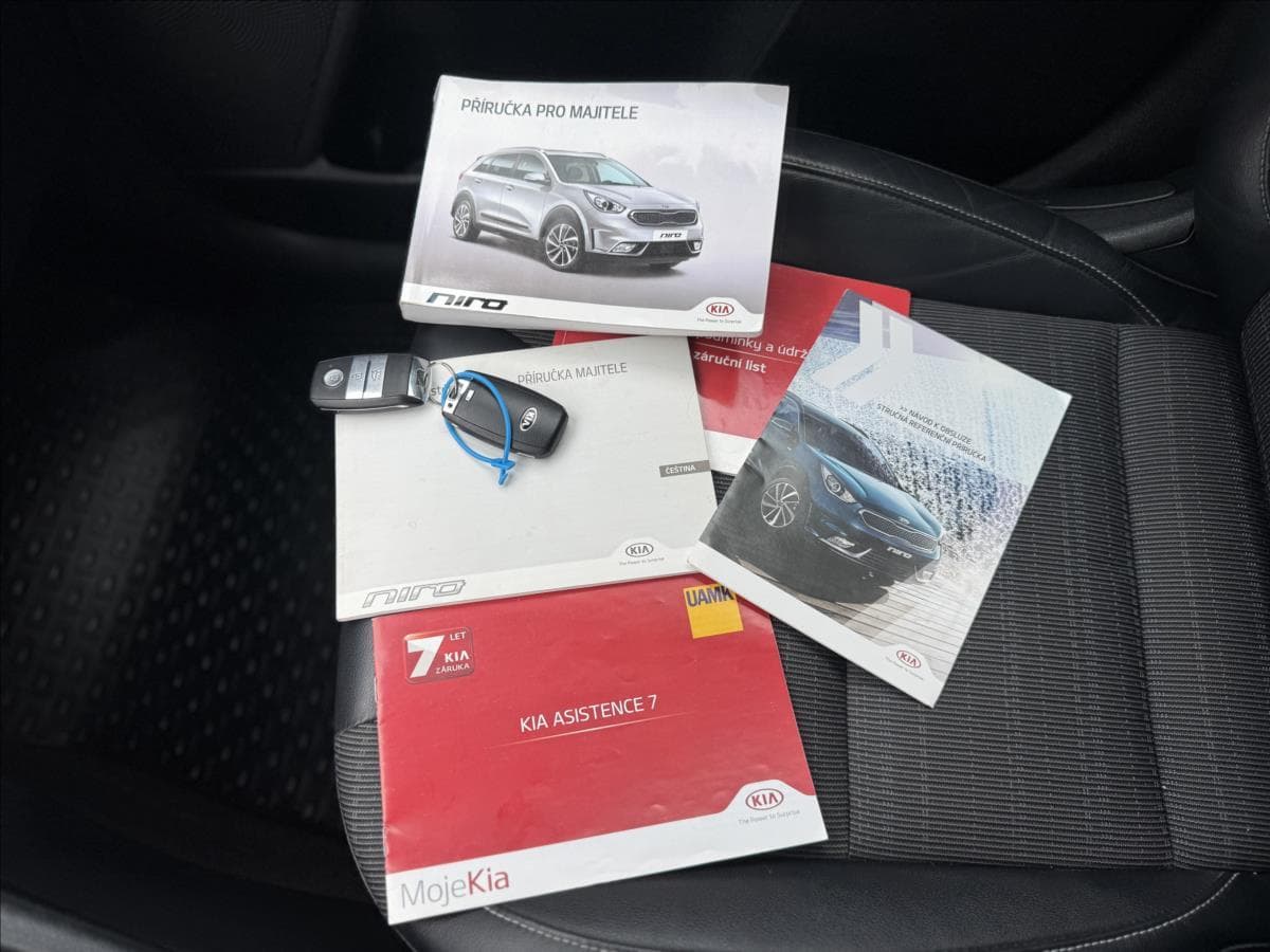 2017 Kia NIRO - 15