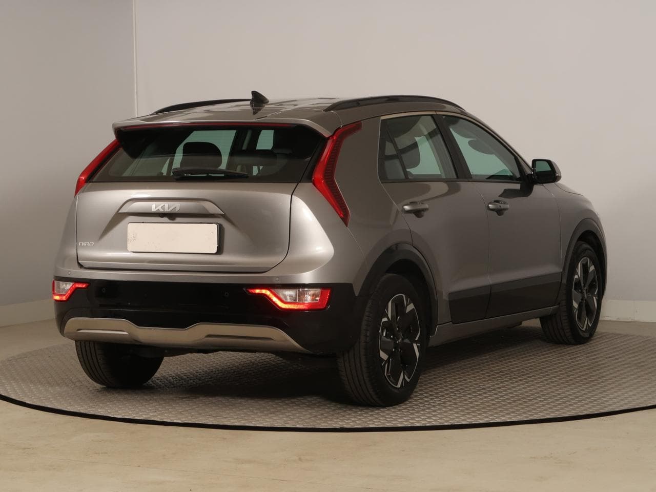 2023 Kia NIRO - 7