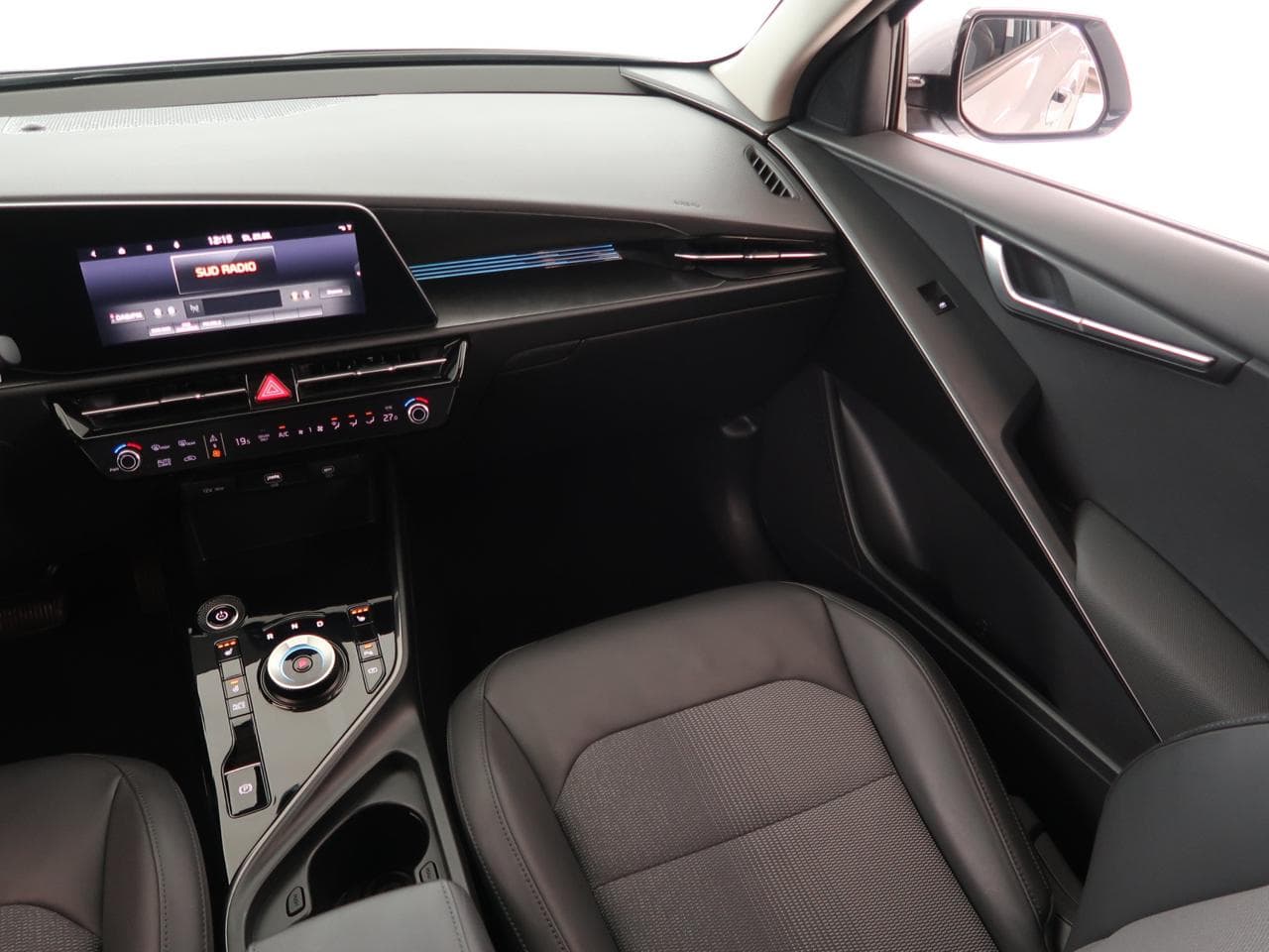2023 Kia NIRO - 11