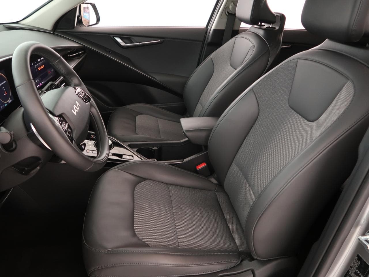 2023 Kia NIRO - 16
