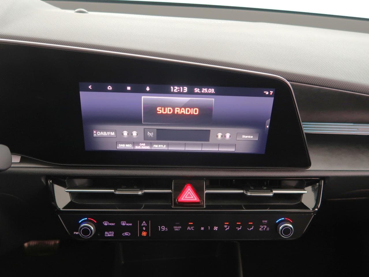 2023 Kia NIRO - 18