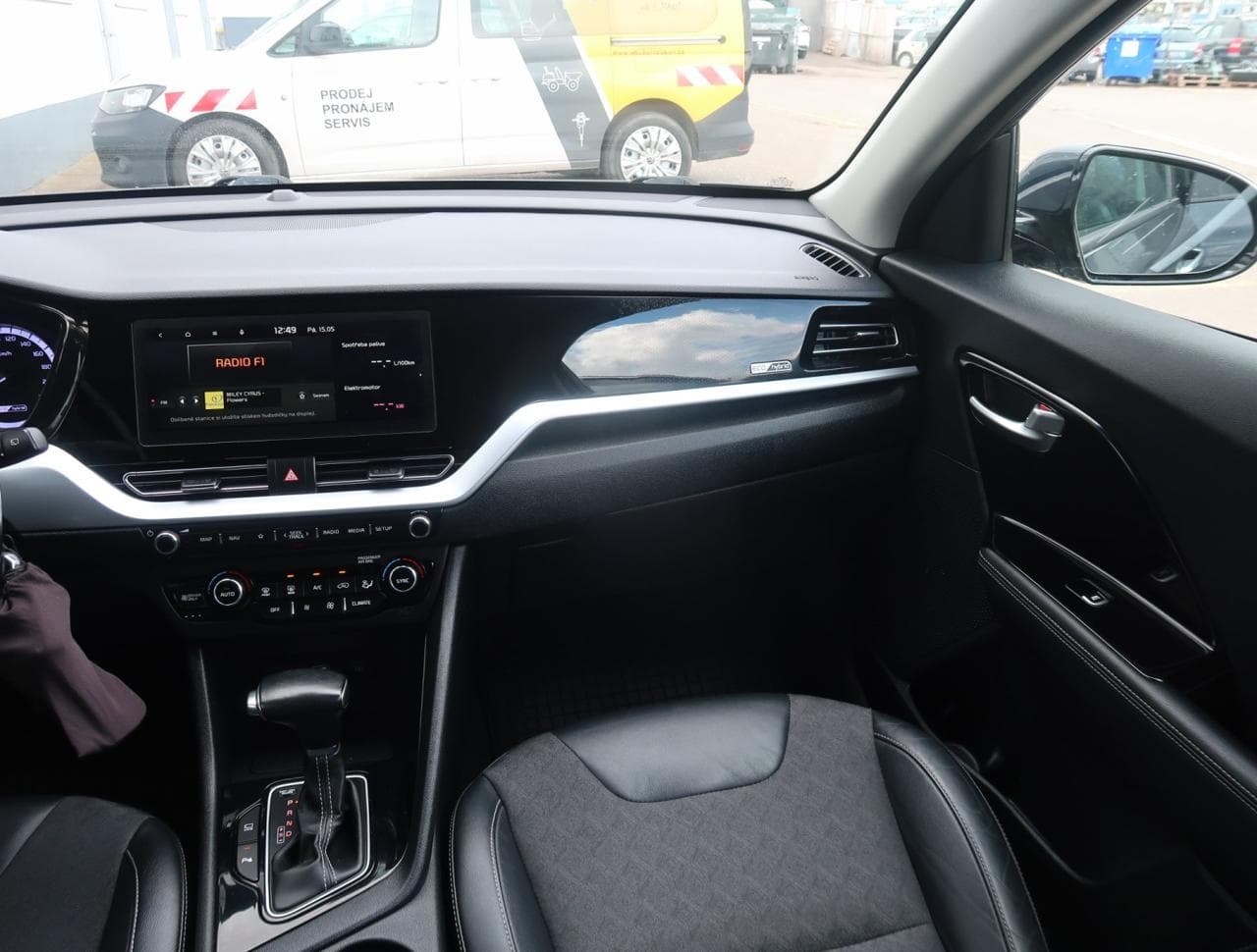 2020 Kia NIRO - 11