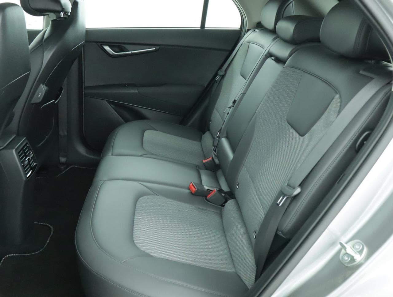 2023 Kia NIRO - 29