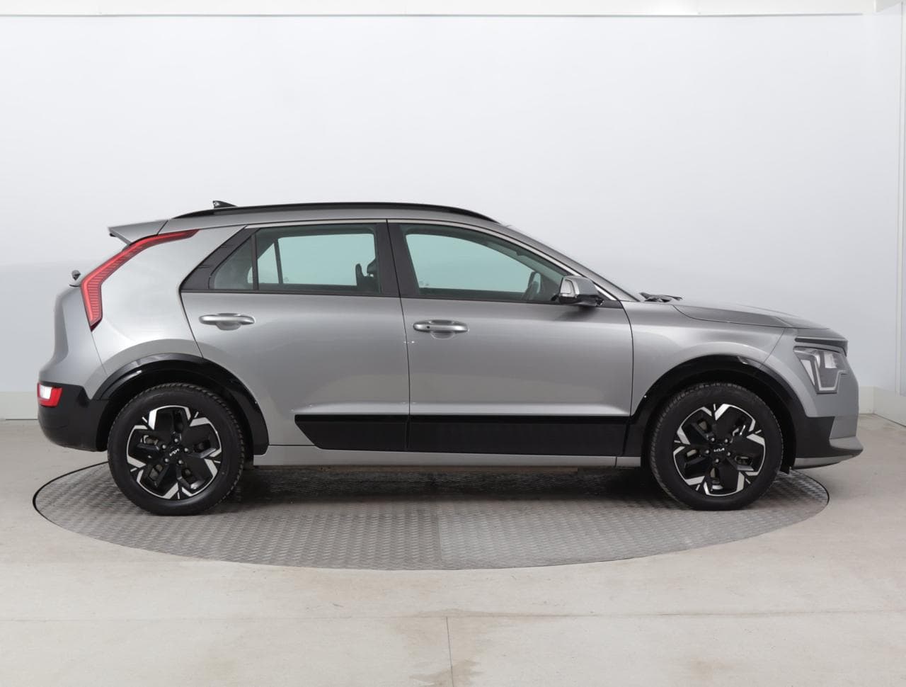 2023 Kia NIRO - 15