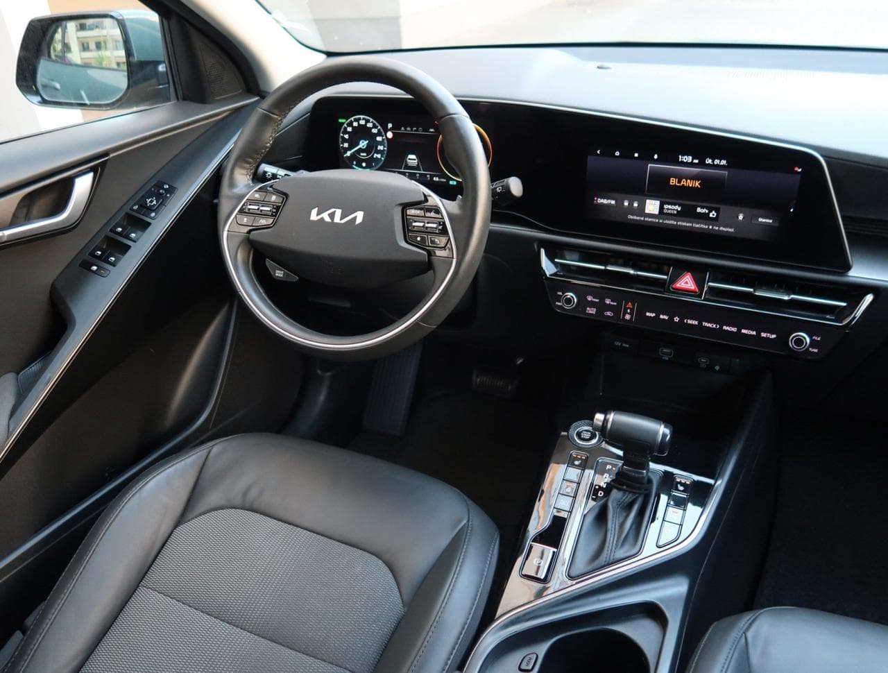 2023 Kia NIRO - 9