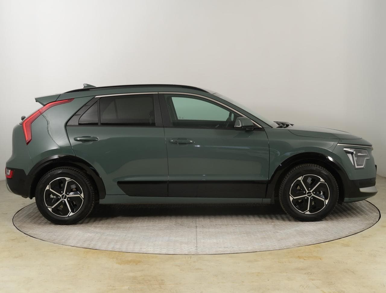 2023 Kia NIRO - 8