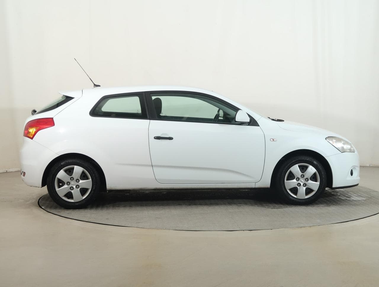 2008 Kia Proceed - 8