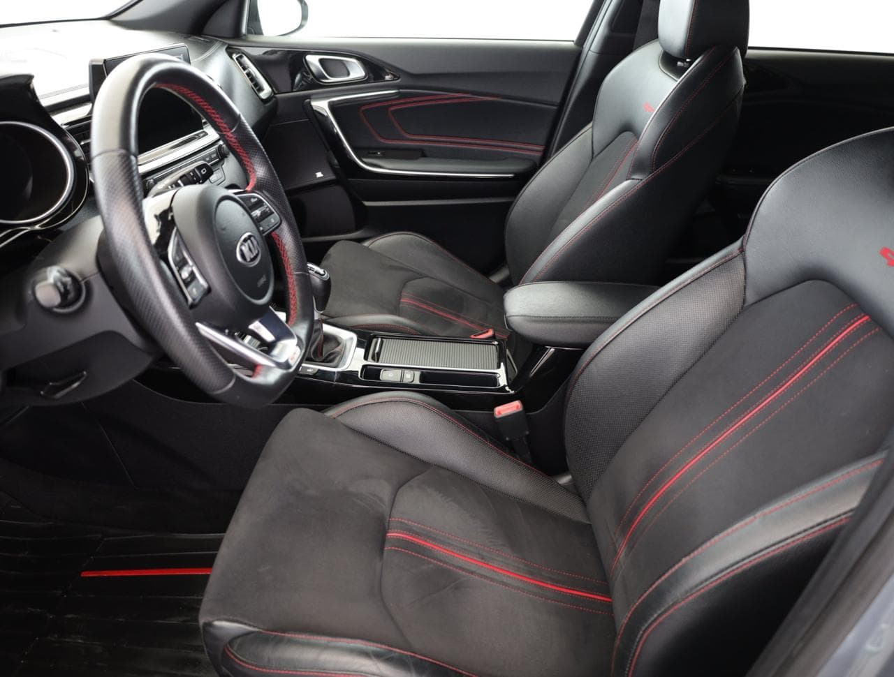 2019 Kia Proceed - 13