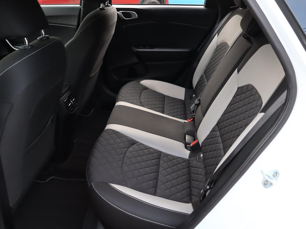 2019 Kia PROCEED - 13