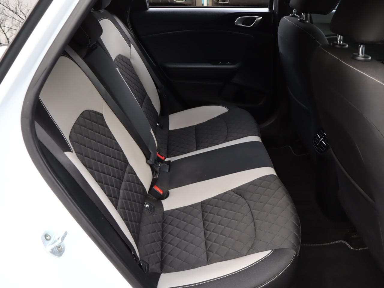 2019 Kia PROCEED - 11