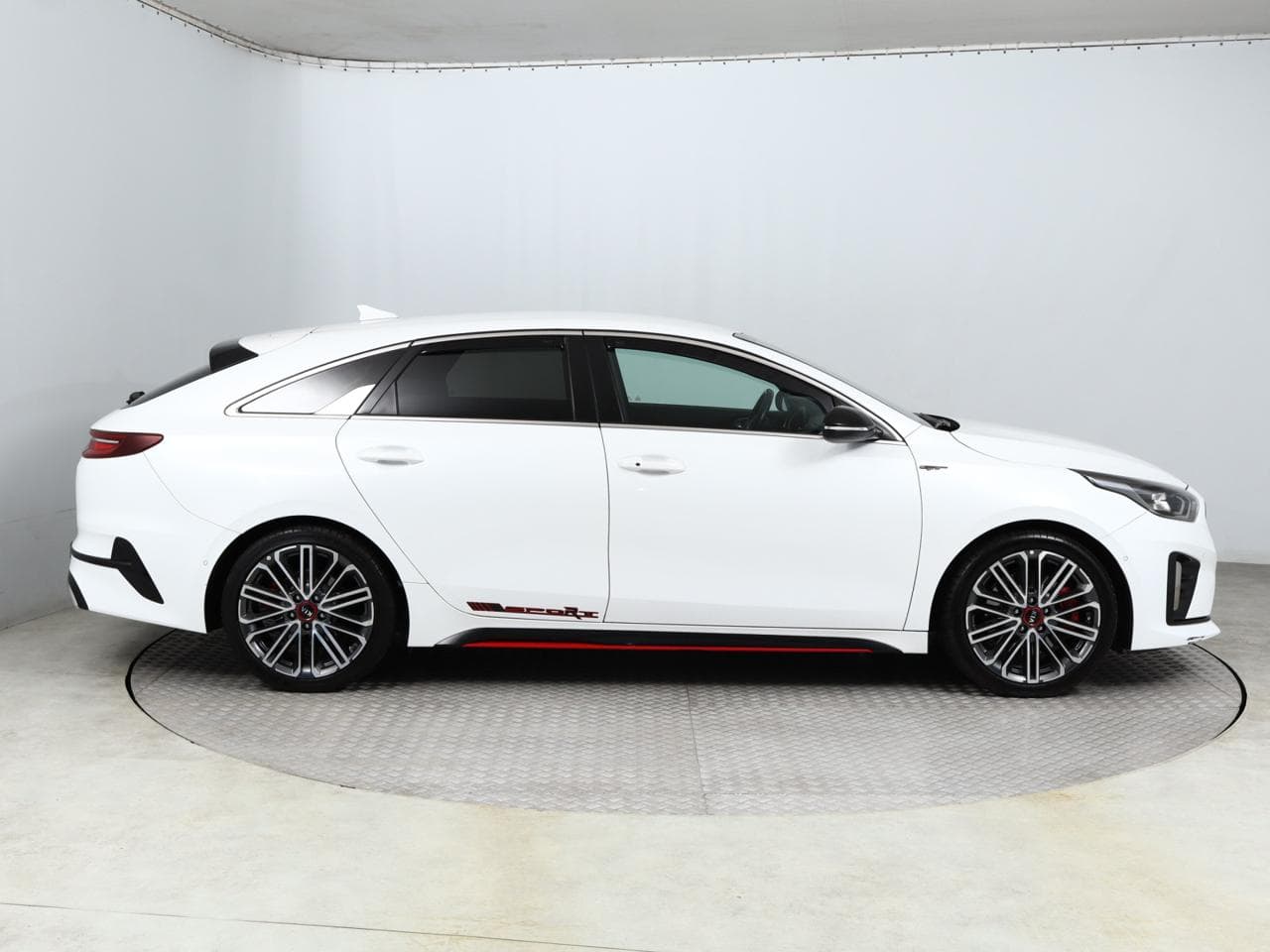 2019 Kia PROCEED - 8